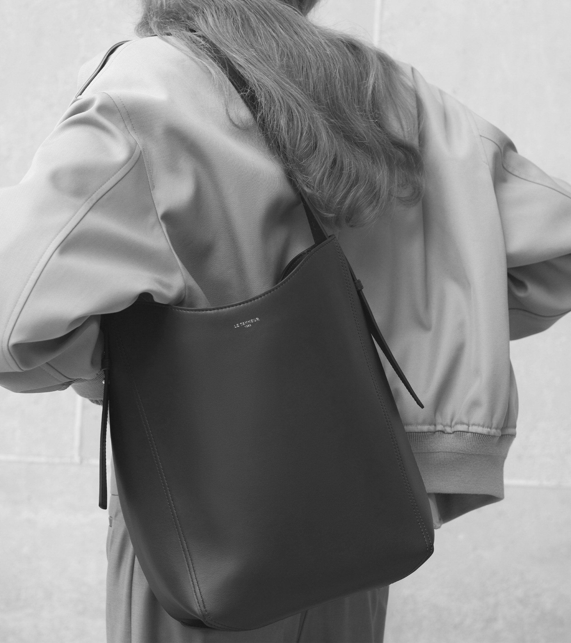 Bolso hobo mediano modelo Céleste de piel lisa