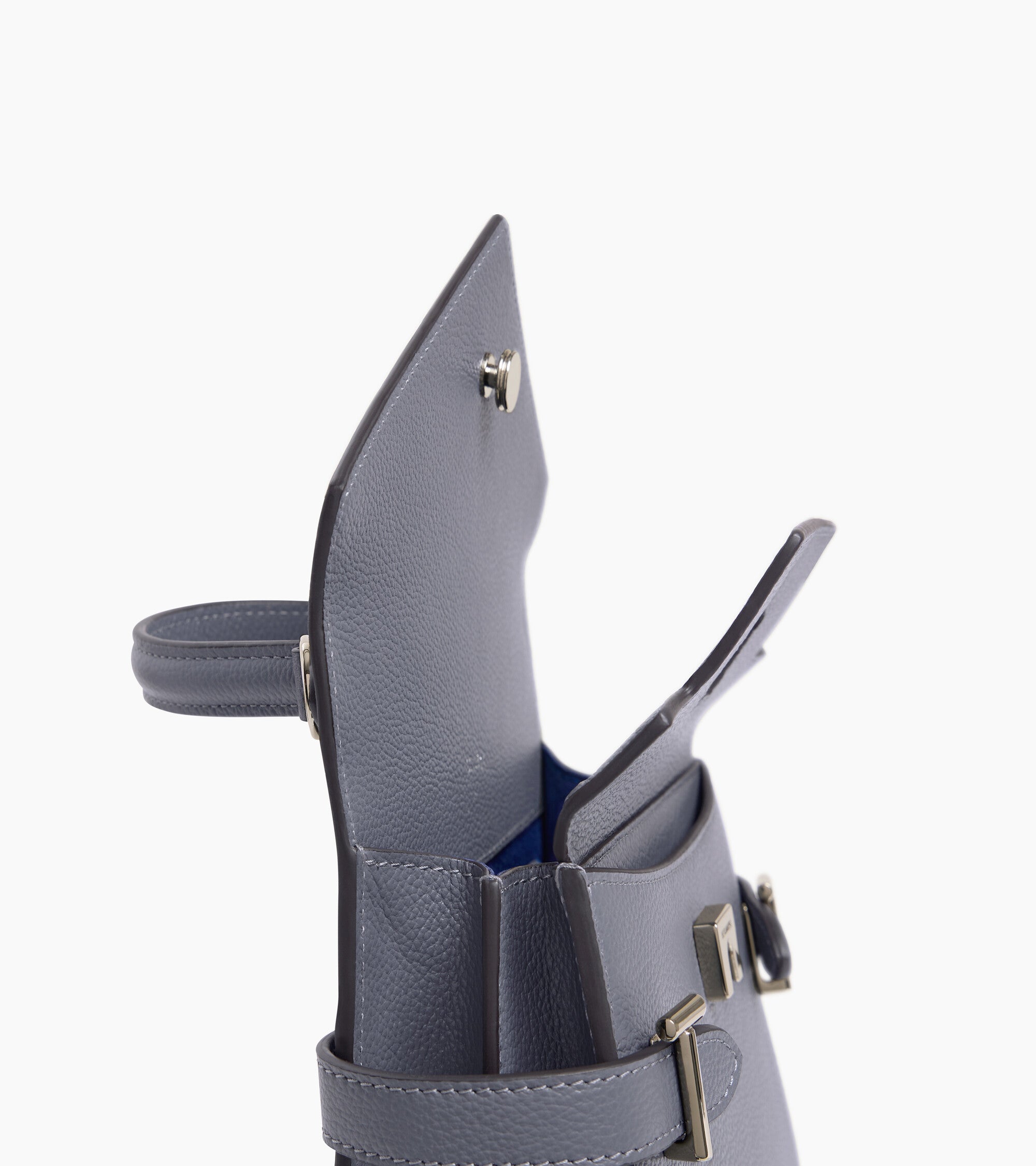 Kleine Handtasche Emilie aus genarbtem Leder mit Doppelklappe