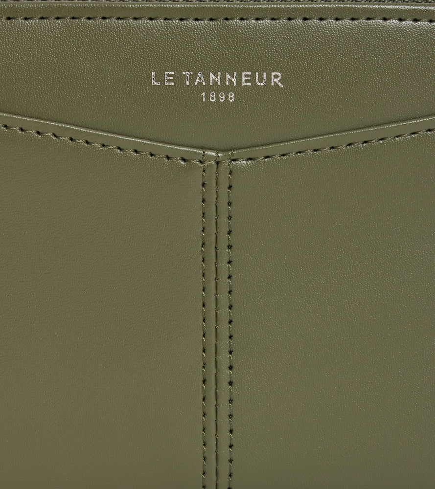 Charlotte zipped wallet with removable card holder in smooth leather